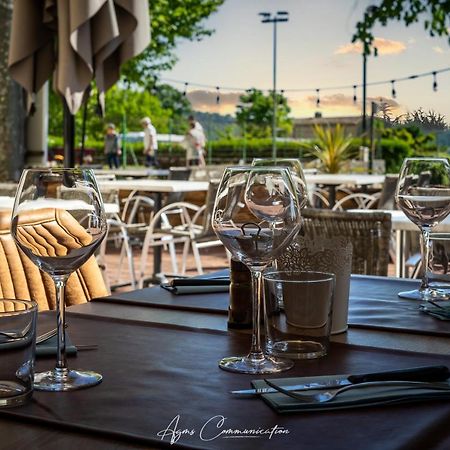 Logis Du Champ De Mars Hotel Puy-Saint-Martin Bagian luar foto
