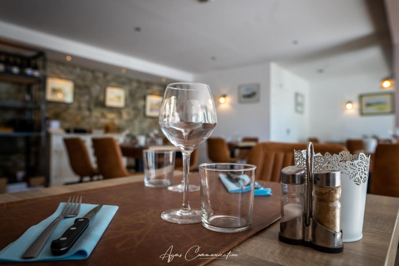 Logis Du Champ De Mars Hotel Puy-Saint-Martin Bagian luar foto