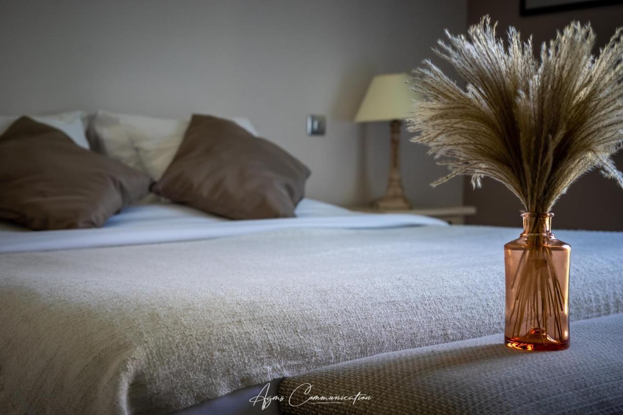 Logis Du Champ De Mars Hotel Puy-Saint-Martin Bagian luar foto