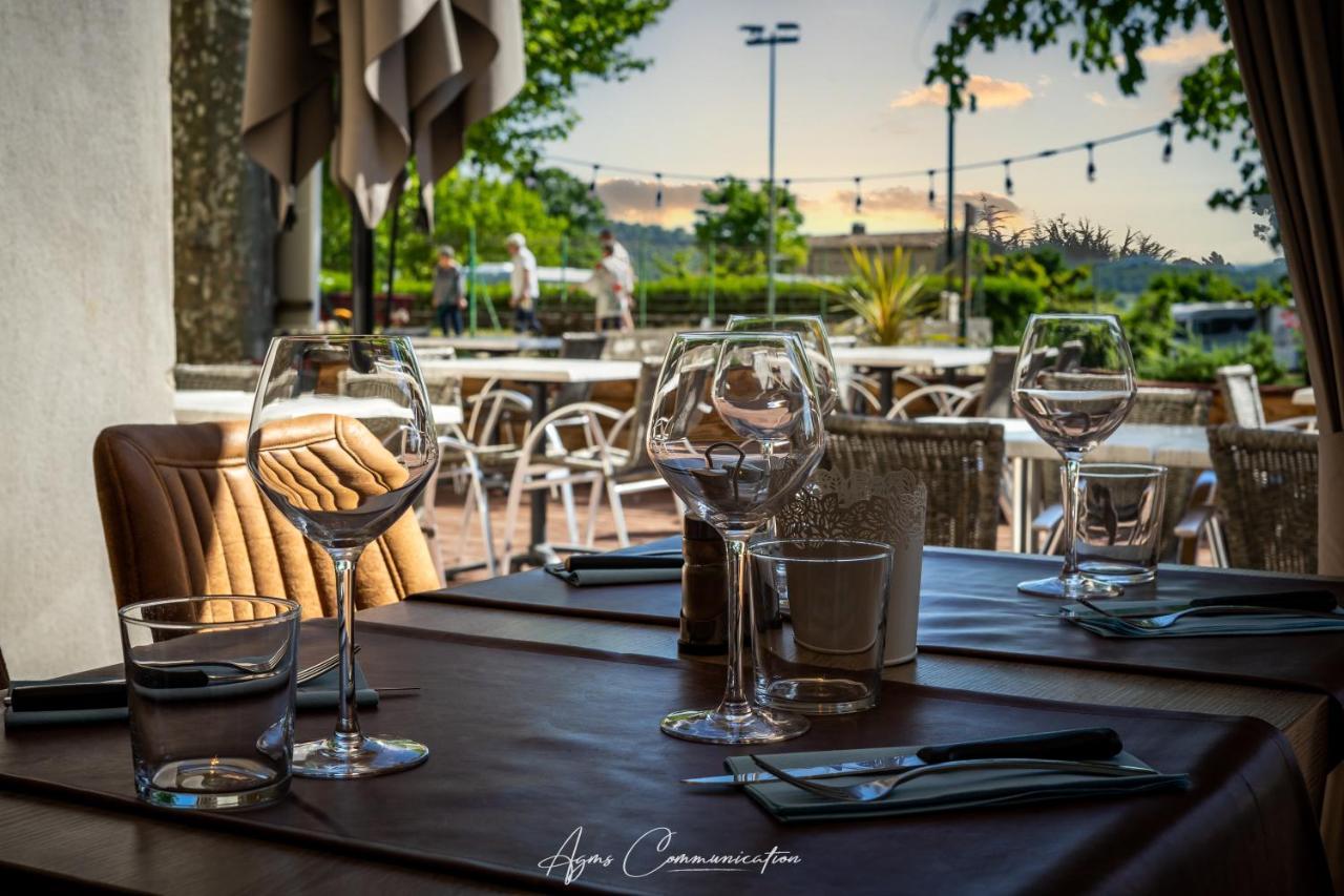 Logis Du Champ De Mars Hotel Puy-Saint-Martin Bagian luar foto