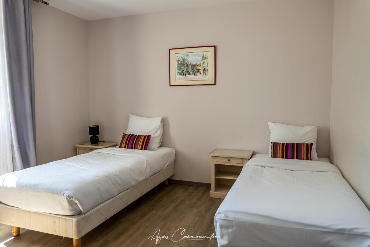 Logis Du Champ De Mars Hotel Puy-Saint-Martin Bagian luar foto